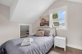 Modern 3BR Lane House Vancouver - 4