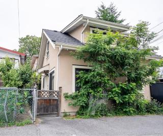 Modern 3BR Lane House Vancouver - 3