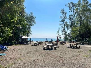Great Lakes Resort - Beach Cabin - Suite 15 - 7