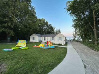 Great Lakes Resort - Beach Cabin - Suite 15 - 4