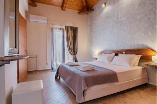 Villa Fuoco, a luxury villa with private pool, 10 mins drive from the beach - 6