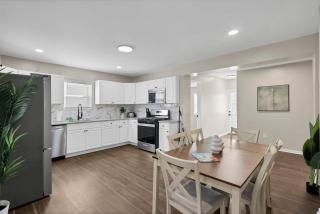 Bright and Cozy 3BR Retreat Near Downtown Columbus - 2