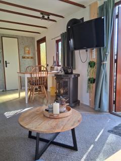 Chalet Vuurvos - sfeervol chalet met omheinde tuin, midden in de bossen van Drenthe - 4