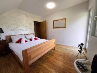 TARA RIVER HOUSE -  - 8
