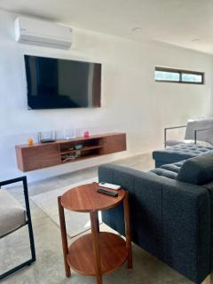 Modern 3BR Retreat - Private Pool - Near Beach - 4