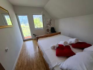 TARA RIVER HOUSE - 1