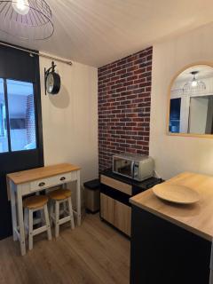 M2M confortable studio cabine avec parking privé gratuit - 4 min à pied de la plage - hypercentre - 5