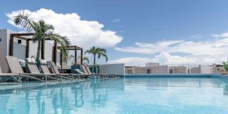 Modern Condo with Pool Gym and Rooftop Views - 0