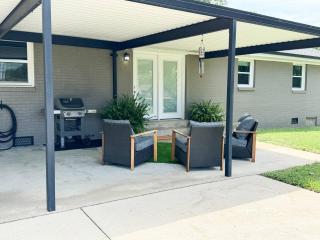 Room For the Family - Large Yard - Gallatin Stays - 5