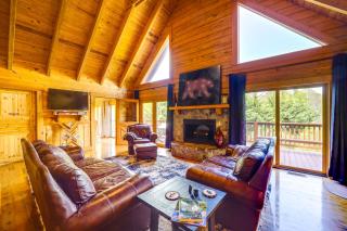6 Mi to Watauga Lake: Scenic Butler Cabin - 0