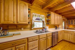 6 Mi to Watauga Lake: Scenic Butler Cabin - 3
