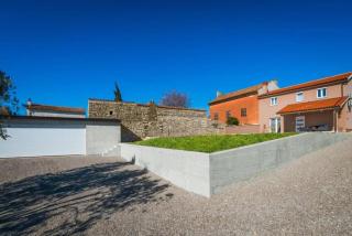 House Ester - 3