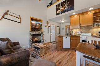 Creekside Suites 05 by Estes Park Condos - 2