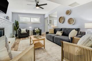 Modern Coastal Cottage - 8