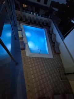 george studios 2 - 1