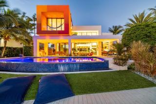 Private Waterfront Retreat with Infinity Pool and Spa - 0