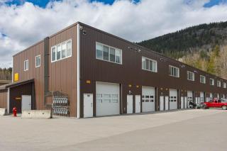 The Stellar Condo - Cozy 2 Bedroom with Hot Tub - Revelstoke - 8