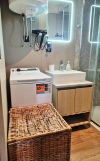 Cosy Mobile Home - 8