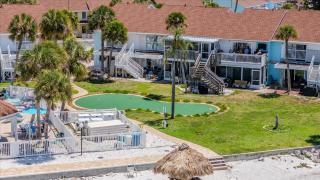 Your own tropical resort Heated Pool & Pickleball - 0