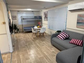 Coachstop Caravan Park - 4