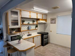 Coachstop Caravan Park - 5