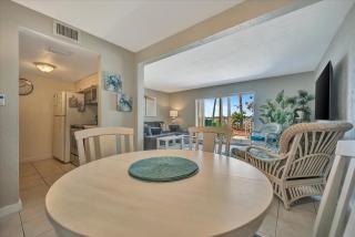 Relax Beachside Tropical Resort Amenities 1B1B - 5