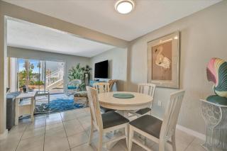 Relax Beachside Tropical Resort Amenities 1B1B - 3