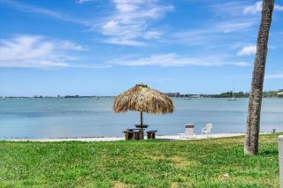 Relax Beachside Tropical Resort Amenities 1B1B - 9