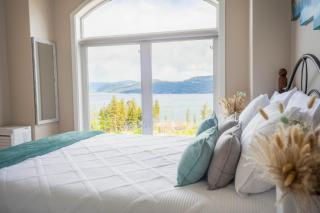 Panoramic Acres B & B - Lake & Mountain Views - 3