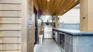 Luxury Vacation Home - 9