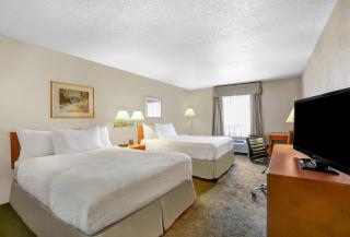Prairie Crest Red Deer by IHG - 2