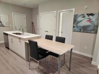 Two Bedroom Townhouse in Center of Vancouver - 7