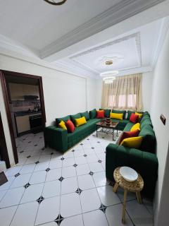 Luxury Beach View Aprt - Newly Renovated - WiFi - Desk - 7