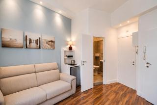Wake up in Naples City Center 4 Guests - 6