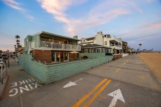Beachfront Luxury at Newport Beach Oceanfront Pearl - 6