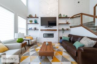 Group Retreat near West Edmonton Mall with Hot Tub, 3 Lounges & Fire Table - 4