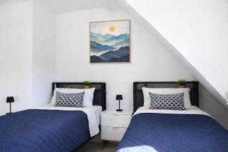 Borderless Residence Haus für 12 , Terasse und Spiele - 6