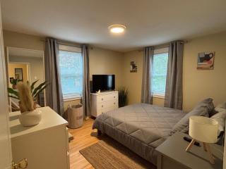 Modern 3 Bedroom with Parking in Boston - 6