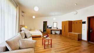 Chateau Linza Resort - 4