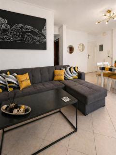 H&H cozy retreat ,Fireplace and Parking - 6