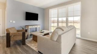 Landing Apartments - Axis 201 - 9
