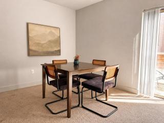 Spacious Third Ward Apt Near Summerfest with Balcony - 6