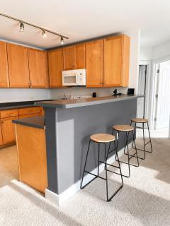 Spacious Third Ward Apt Near Summerfest with Balcony - 4