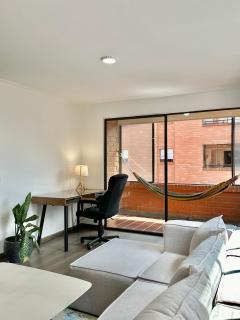 Apartamento amplio poblado Medellín - 9