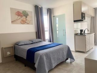 Studio moderno com cozinha completa e Wi-Fi centro - 9