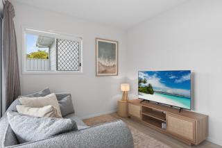 Stylish Family Retreat - Pet Friendly, Beach, Pool - 2