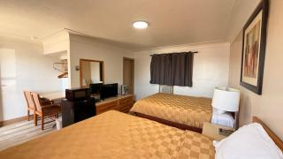 QUEEN'S MOTEL - 2