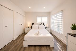 Modern Red Luxury Retreat w - Pool - Miami - 6