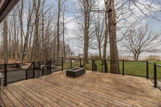 Fairytale Lakefront Resort - Luxury - 6 Acre Oasis - 8