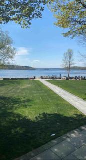 Fairytale Lakefront Resort - Luxury - 6 Acre Oasis - 4